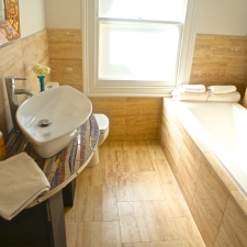 Lovely Garden Room bathroom